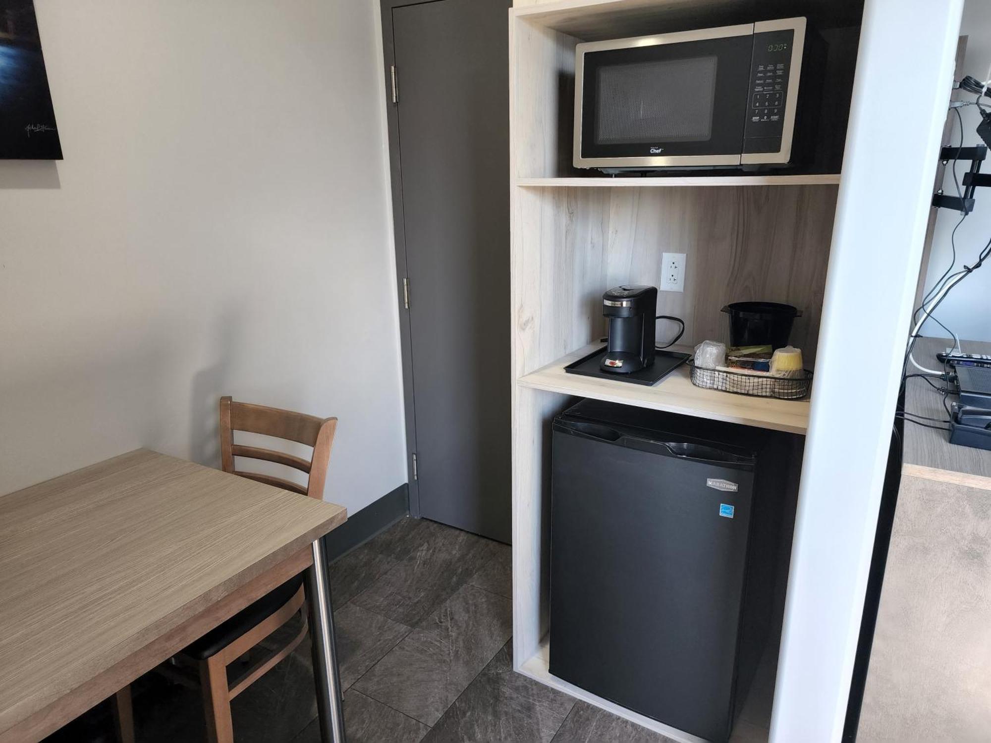 Razoolies Inn スティーブンビル 部屋 写真